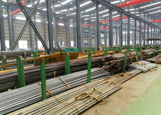 Tabung Boam Seamless DIN17175 ST35.8 38 X 3.2 X 2000 MM Dengan Permukaan Lapisan Hitam Bevelled End