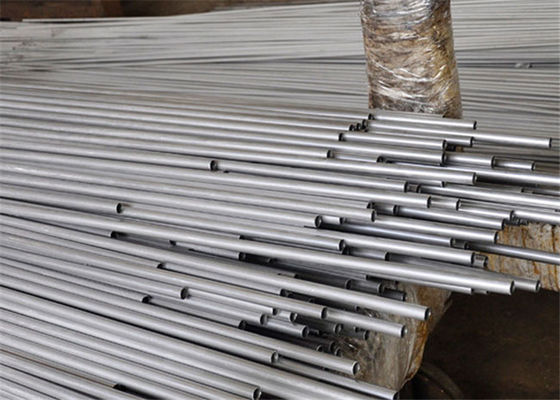 Tekanan Tinggi ASTM A192 Seamless Boiler Tubes Hitam Dicat