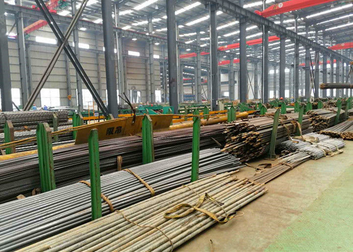 Tabung Boam Seamless DIN17175 ST35.8 38 X 3.2 X 2000 MM Dengan Permukaan Lapisan Hitam Bevelled End